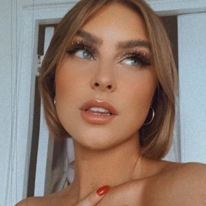 Meet your Posher, Liv